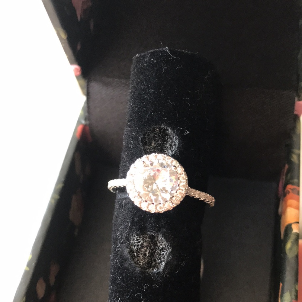 Peermont Jewelry ring size 7